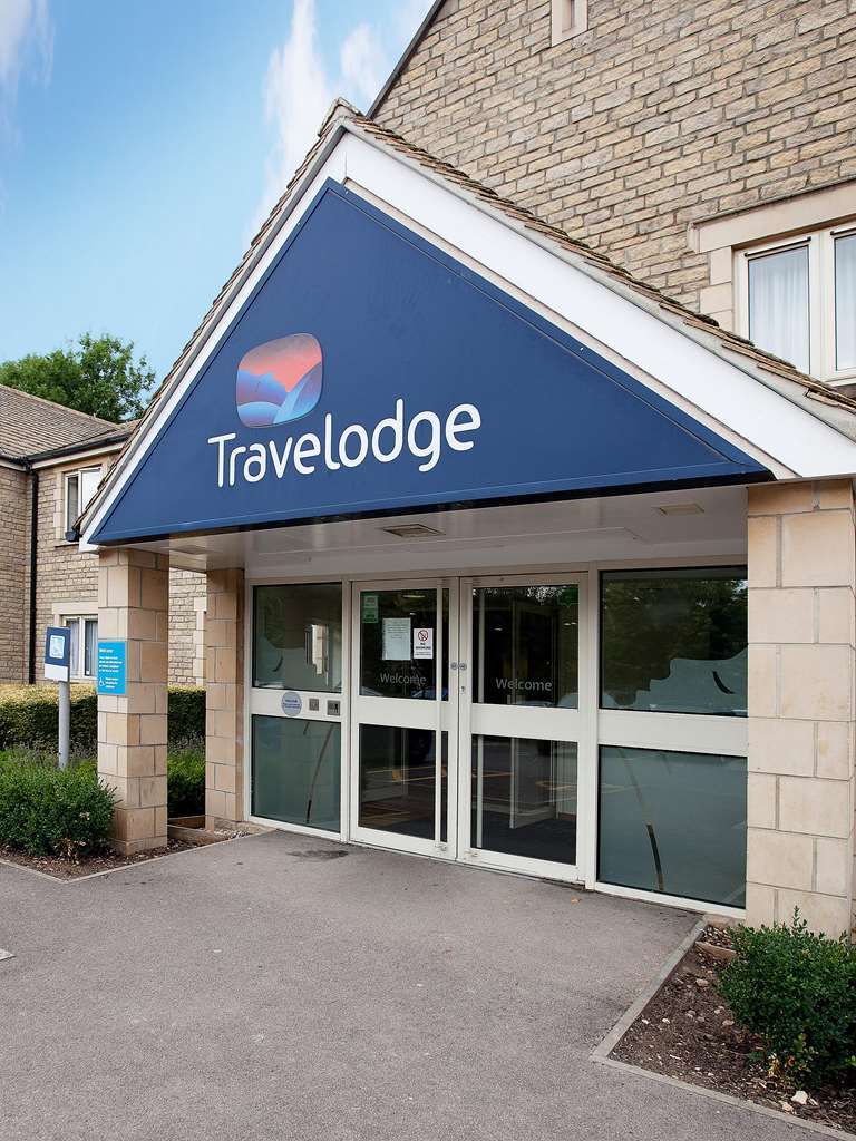 Travelodge סירנססטר מראה חיצוני תמונה